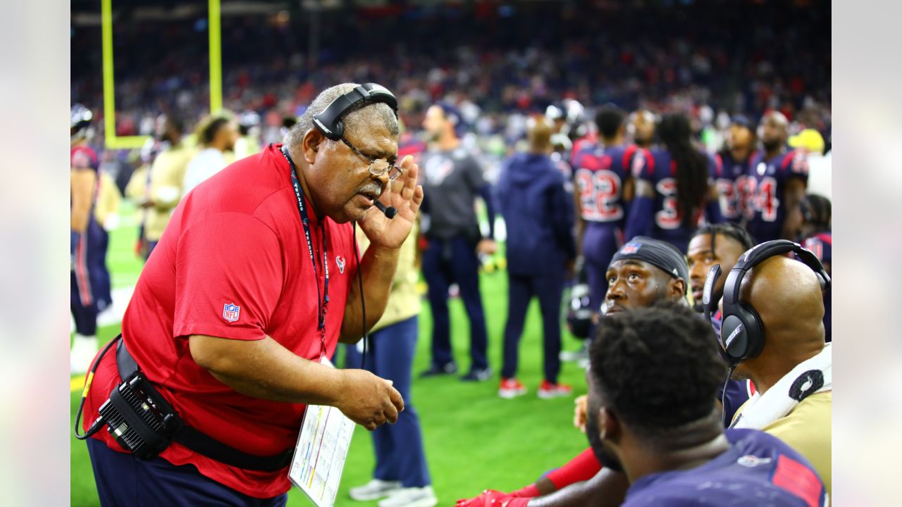 Romeo Crennel retires after 39 NFL coaching seasons - CBS Boston