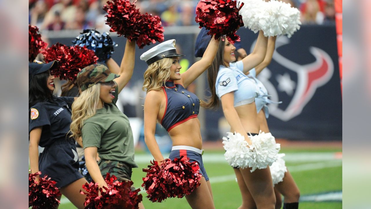 SLIDESHOW: Texans Cheerleaders in the holiday spirit