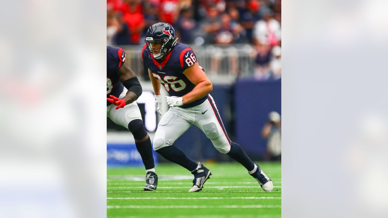 Houston Texans tight end Jordan Murray takes passes during the NFL football  team's training camp Thursday, July 27, 2023, in Houston. (AP Photo/Michael  Wyke Stock Photo - Alamy