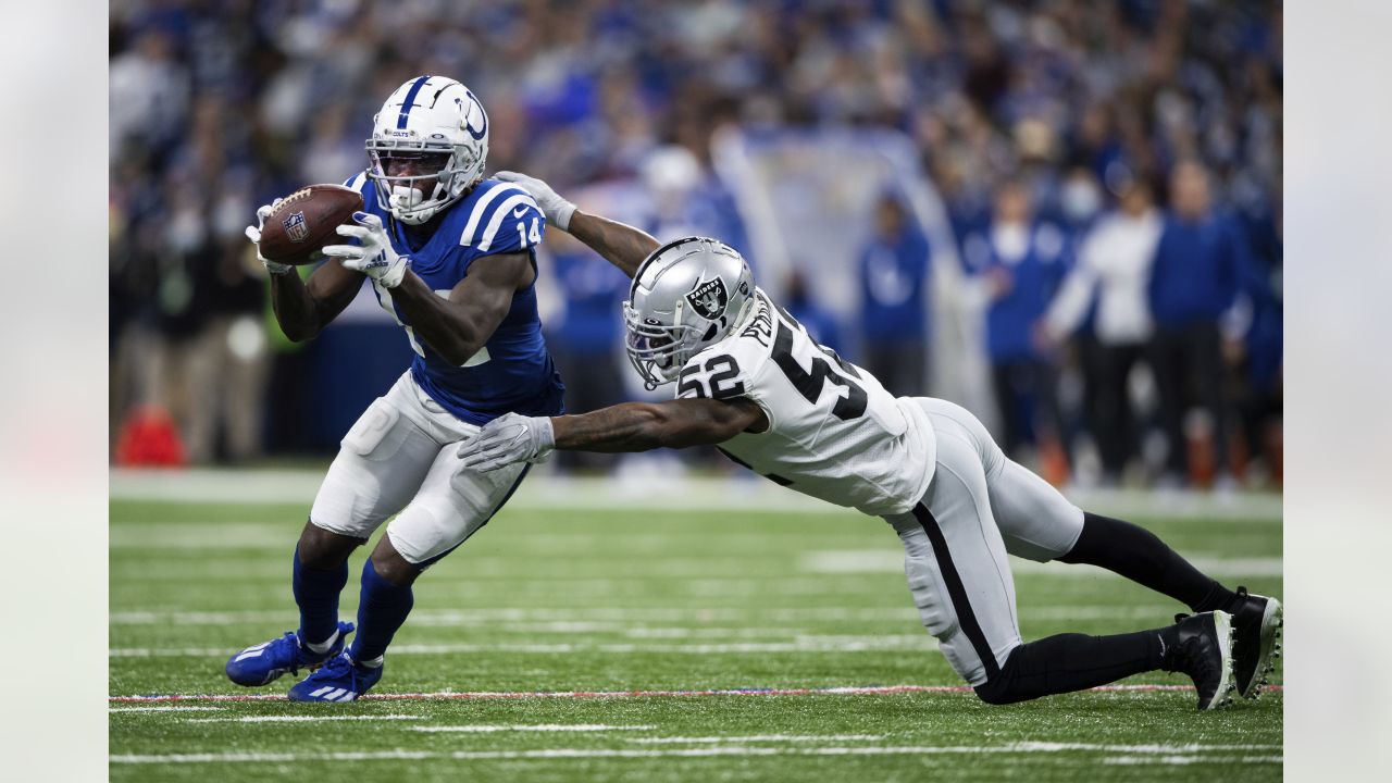 AFC inside linebacker Denzel Perryman of the Las Vegas Raiders (52) during  the first half of the Pro Bowl NFL football game, Sunday, Feb. 6, 2022, in Las  Vegas. (AP Photo/Rick Scuteri