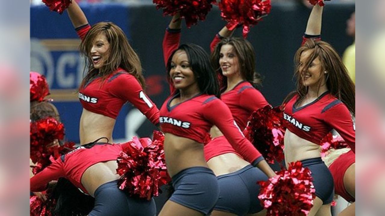 Tampa Bay Buccaneers Cheerleaders - Happy birthday to one of our