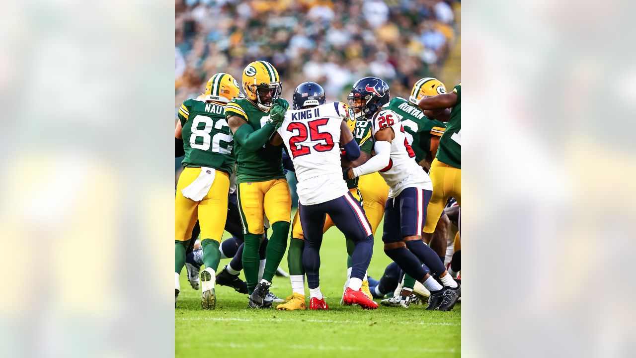 In David Culley's first game as head coach, the Houston Texans defeated the Green  Bay Packers 26-7 at Lambeau Field on Saturday night.