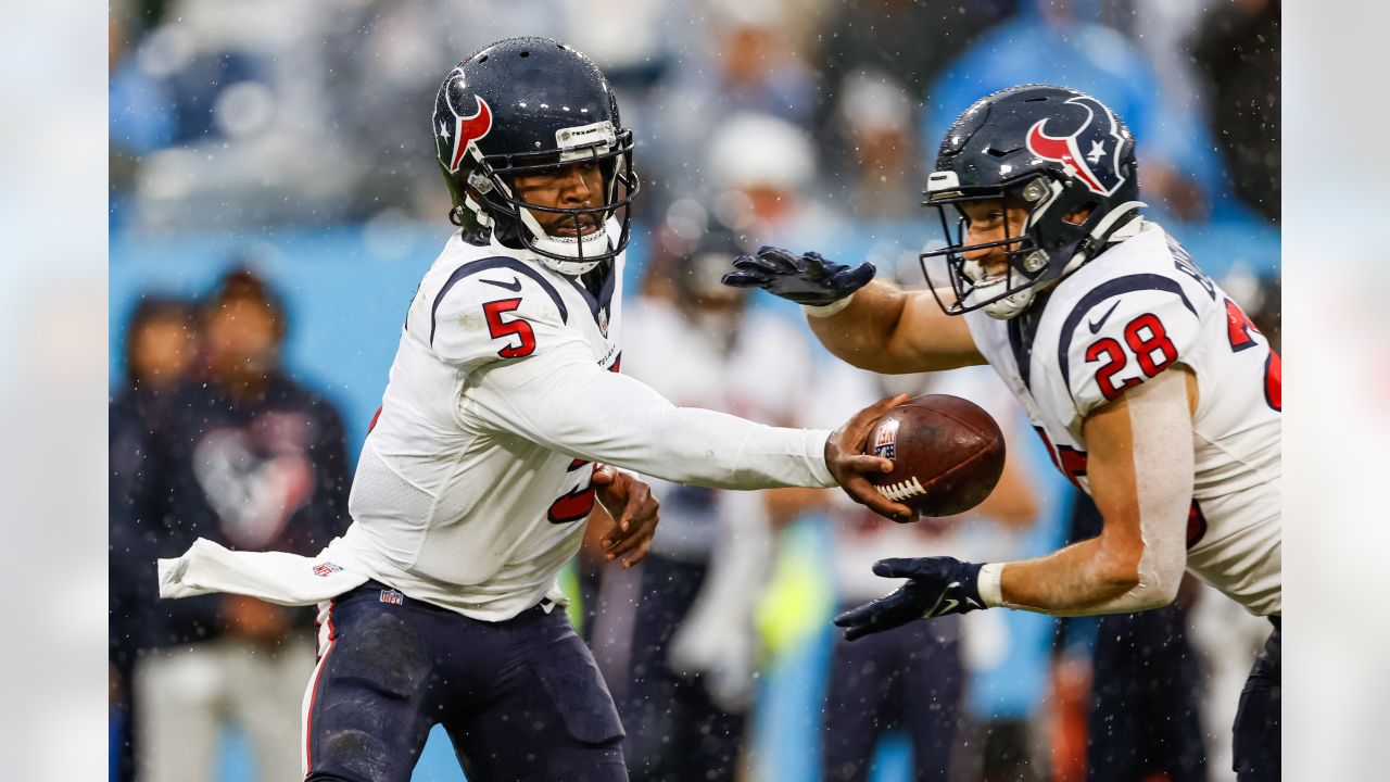 The Houston Texans fell 17-10 to the Tennessee Titans at home, but the  final score did not reflect Houston's struggles, both offensively and  defensively.