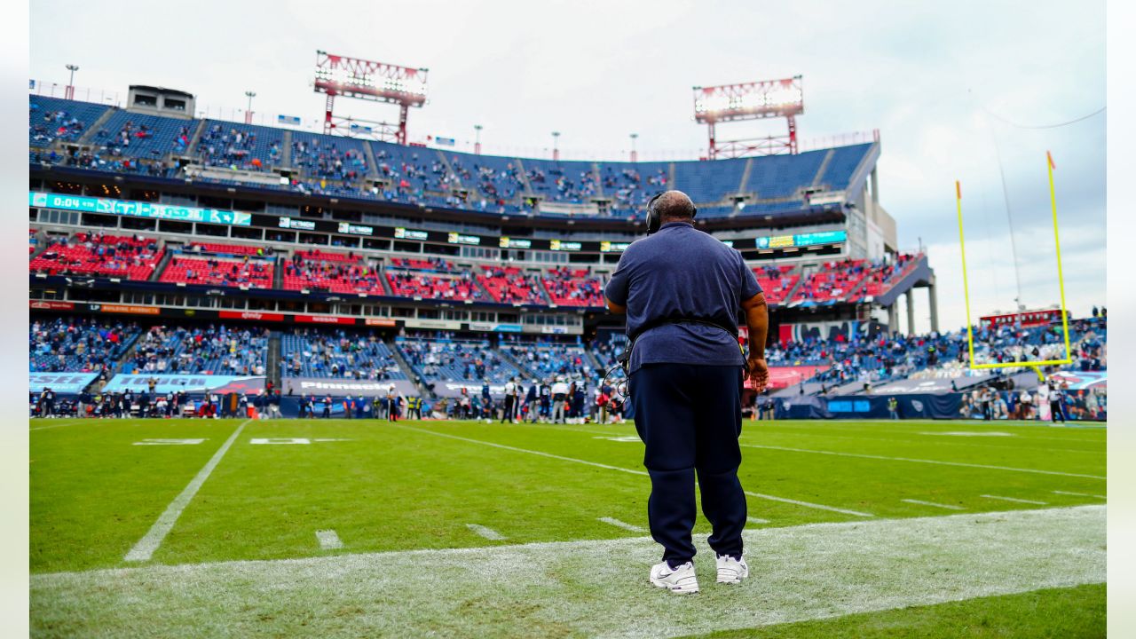 Former Patriots Assistant Romeo Crennel Announces NFL Retirement