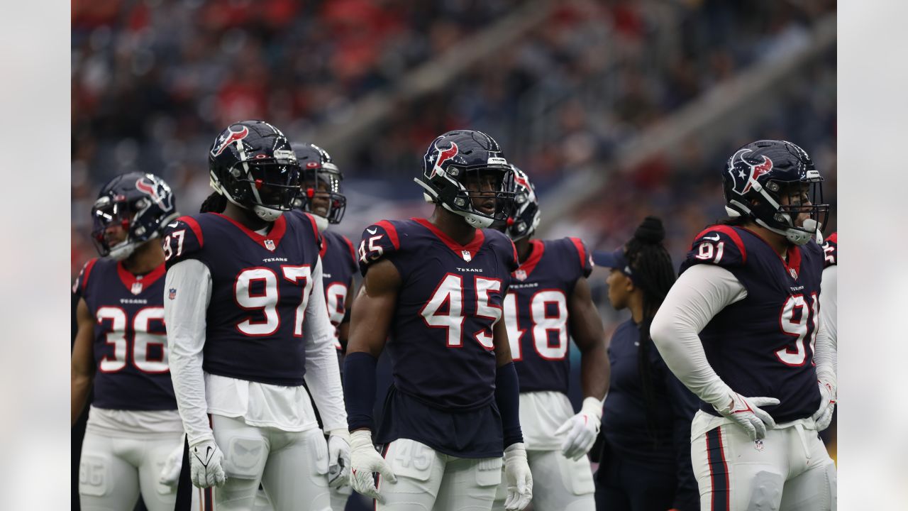 Lovie Smith: Texans' preseason snap count not altered with 3 games