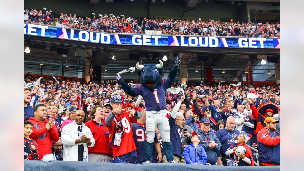 September 15, 2019: Houston Texans mascot Toro plays the drum