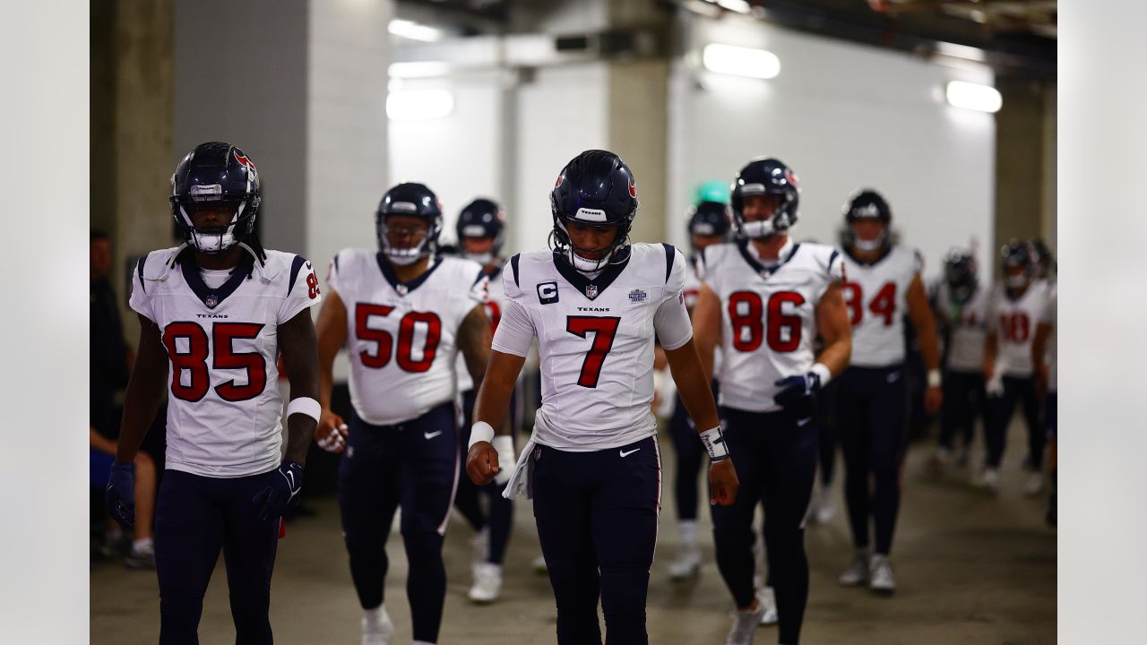 \ud83d\udcf8 Pregame Warmups: Texans prepare for 2023 season opener at Ravens