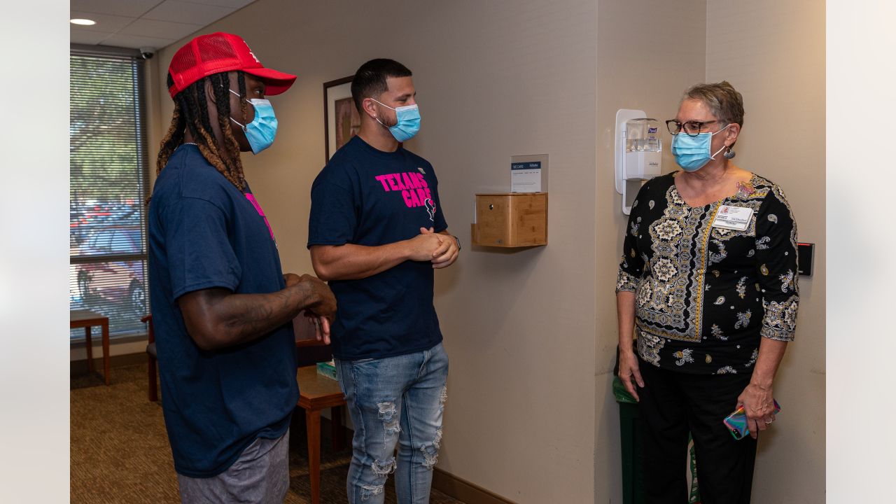 Texans DB Tremon Smith shares his experience visiting Houston Methodist  cancer patients with his teammate LB Garret Wallow