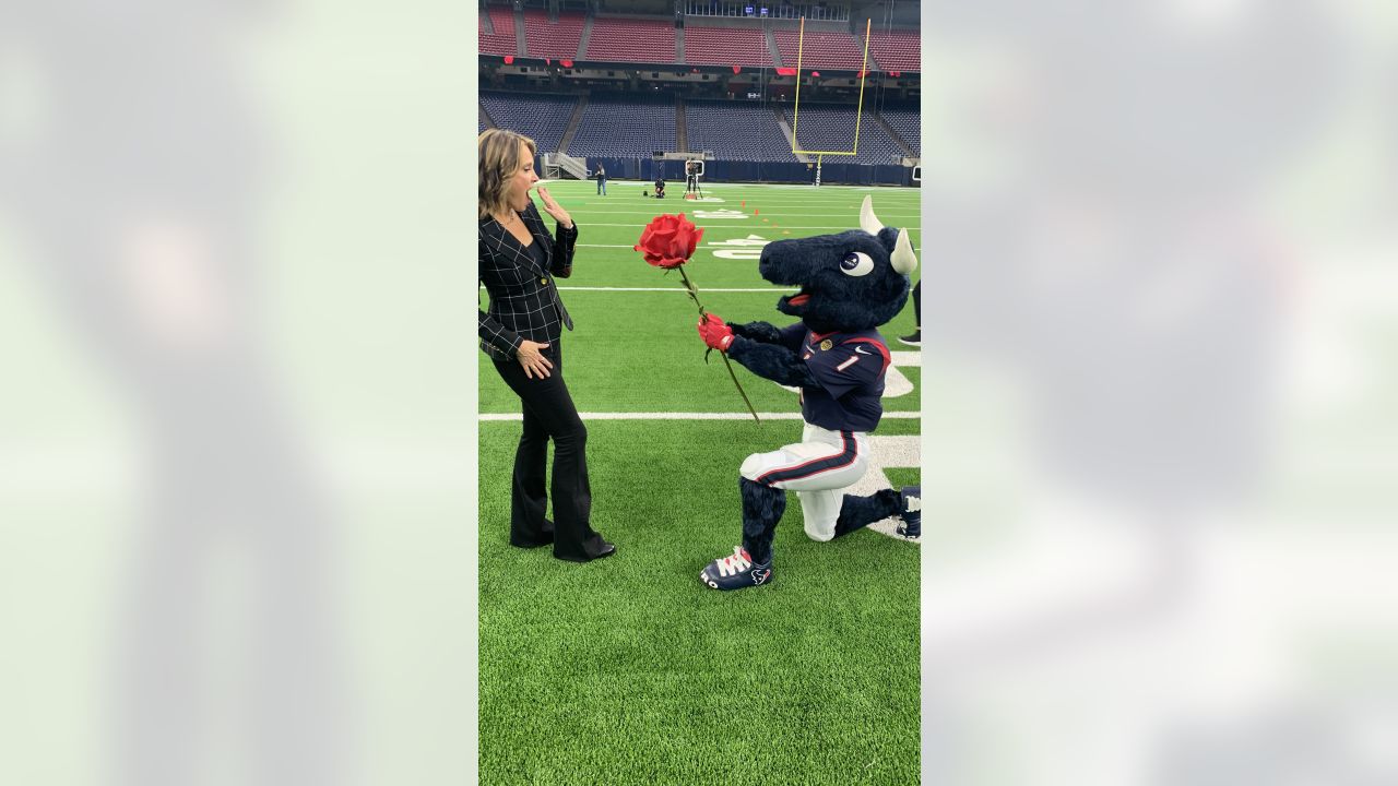 Houston Texans 2022: Battle Red Day, Salute to Service, Homecoming, Fan  Appreciation themes revealed - ABC13 Houston