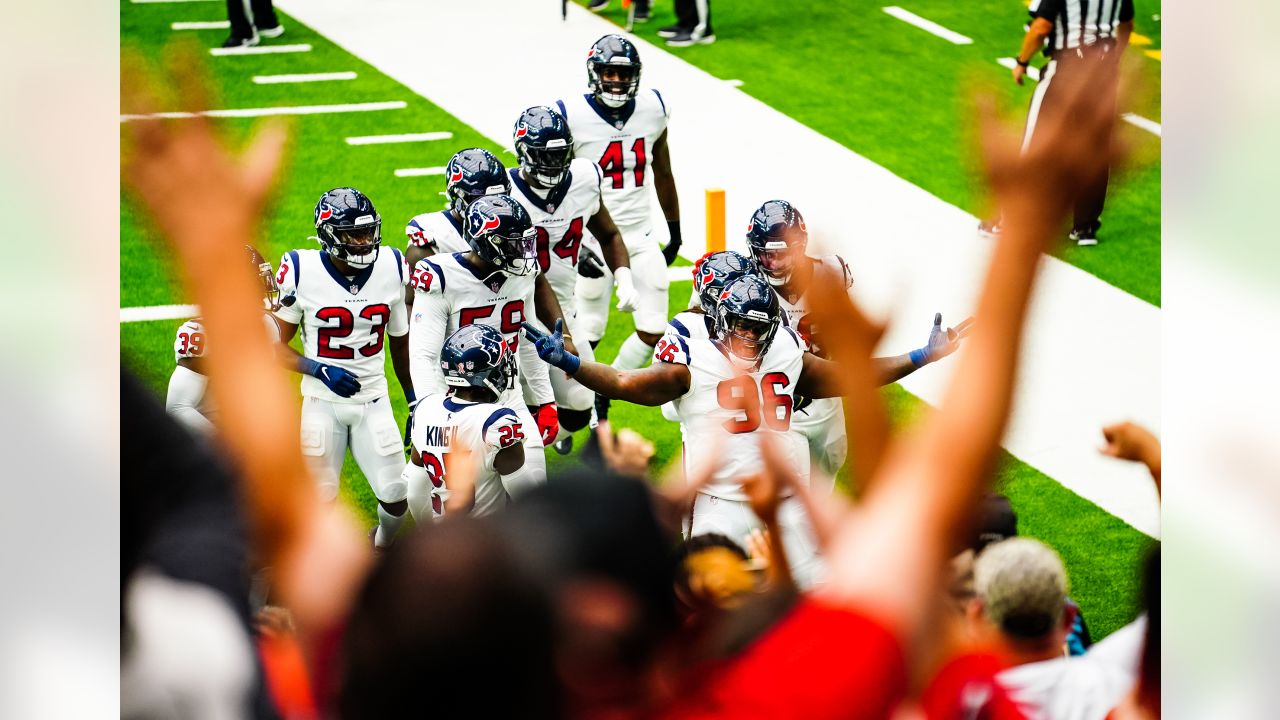 Voice of the Texans Marc Vandermeer goes over the history of the Houston  Texans matchups against Tom Brady.