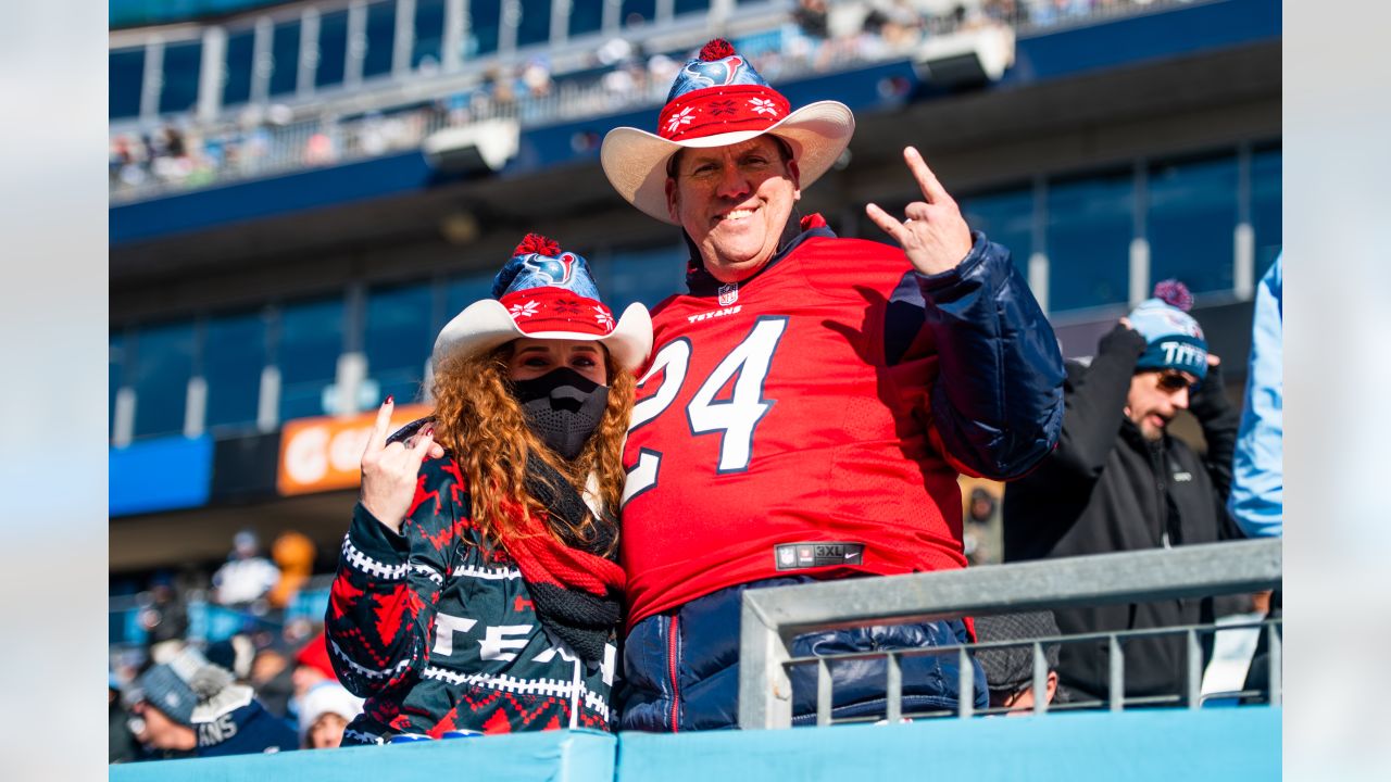 \ud83d\udcf8 Fans | Texans at Titans