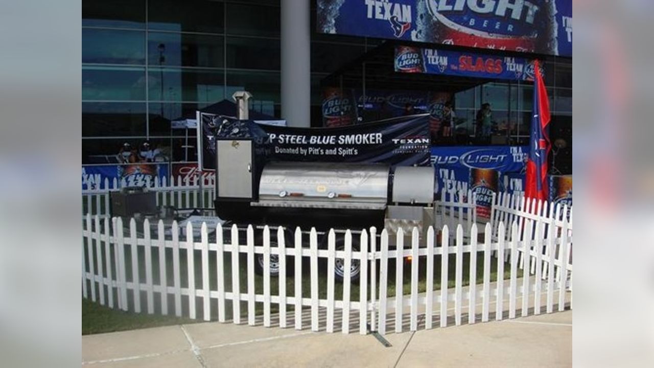 Titans vs Texans Watch Party - Plaza Mariachi