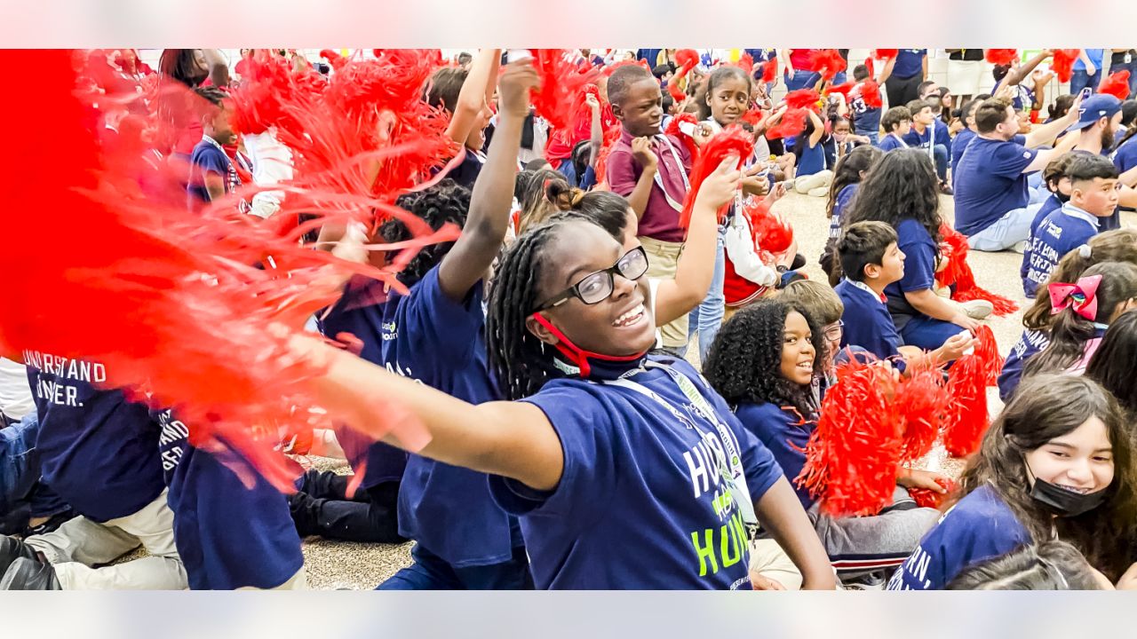 Houston Texans Celebrate Another Successful Season of Huddle Against  Hunger, presented by Kroger – HOT IN HOUSTON NOW