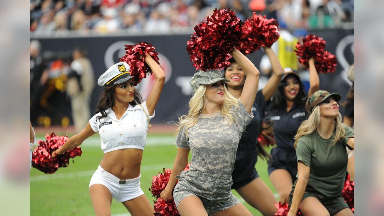 SLIDESHOW: Texans Cheerleaders in the holiday spirit