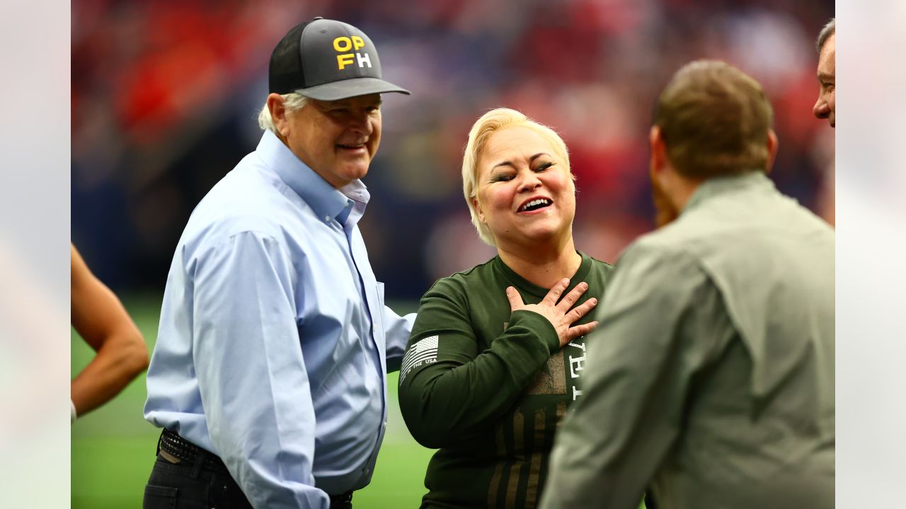 U.S. Army Sgt. Joanna Ellenbeck and Family Surprised with Mortgage-Free  Home During Houston Texans Game - Hello Woodlands