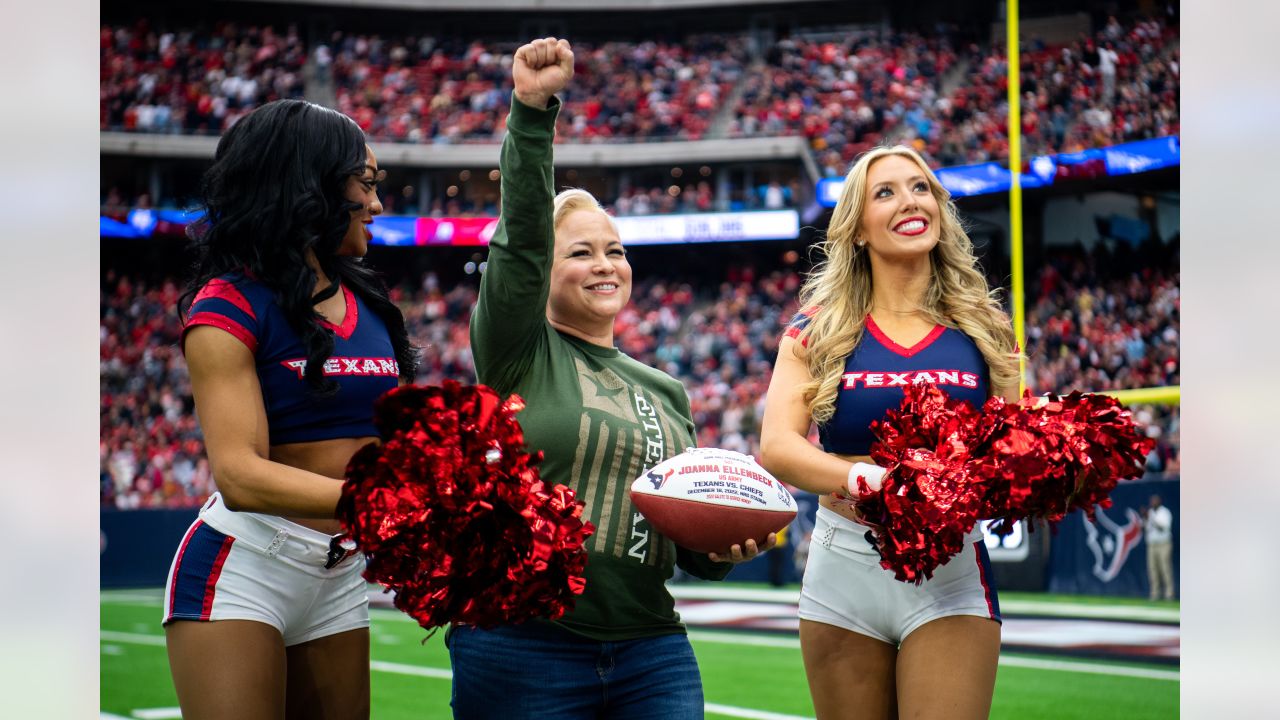 U.S. Army Sgt. Joanna Ellenbeck and Family Surprised with Mortgage-Free  Home During Houston Texans Game - Hello Woodlands