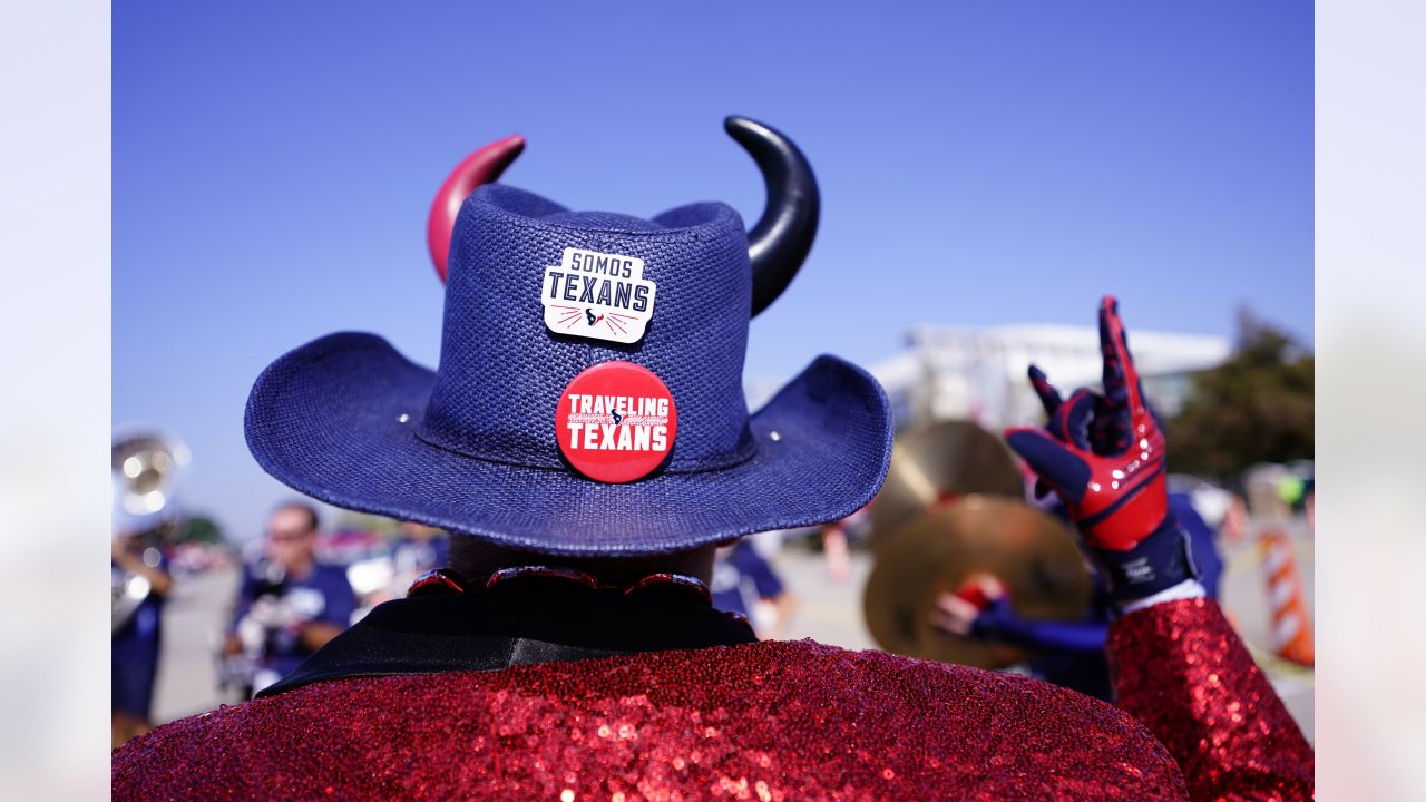 Indianapolis Colts vs. Houston Texans. Fans support on NFL Game. Silhouette  of supporters, big screen with two rivals in background Stock Photo - Alamy