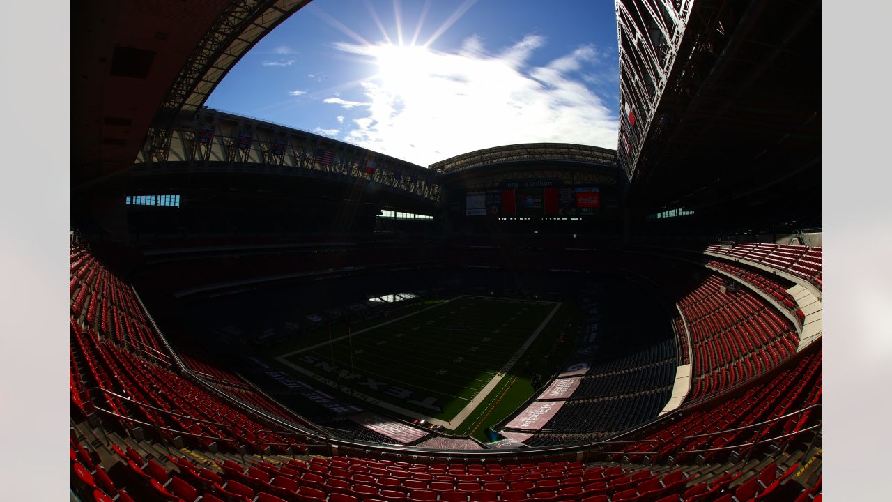 WATCH: Texans open NRG Stadium roof for Week 11 vs. Patriots