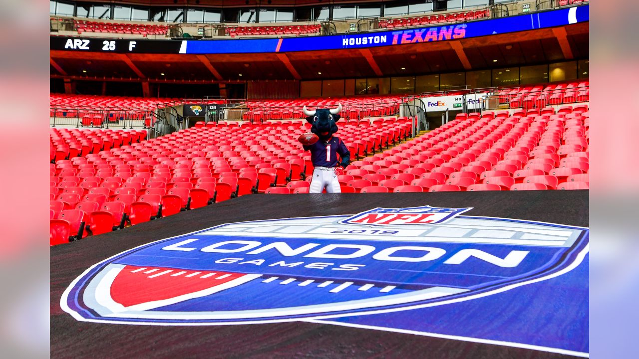 Houston Texans fans prior to the NFL International Series match at Wembley  Stadium, London Stock Photo - Alamy