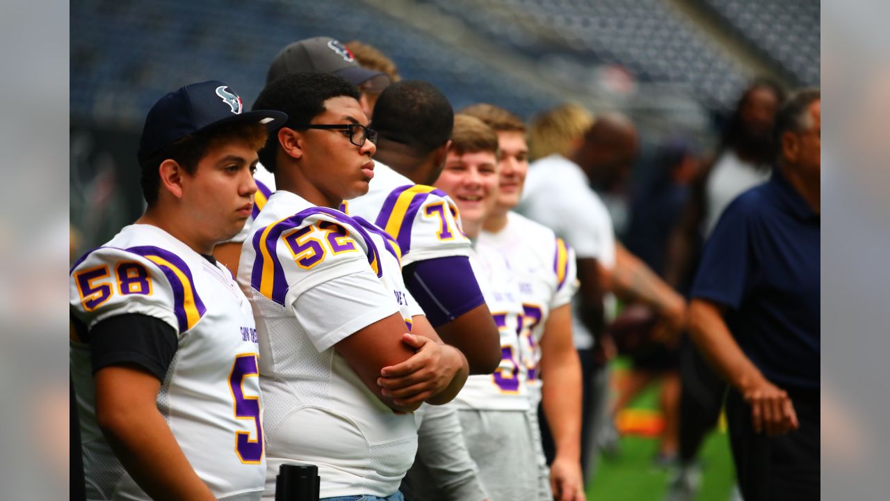 Texans invite Sabine Pass HS senior players to game after cancellation of  school's season