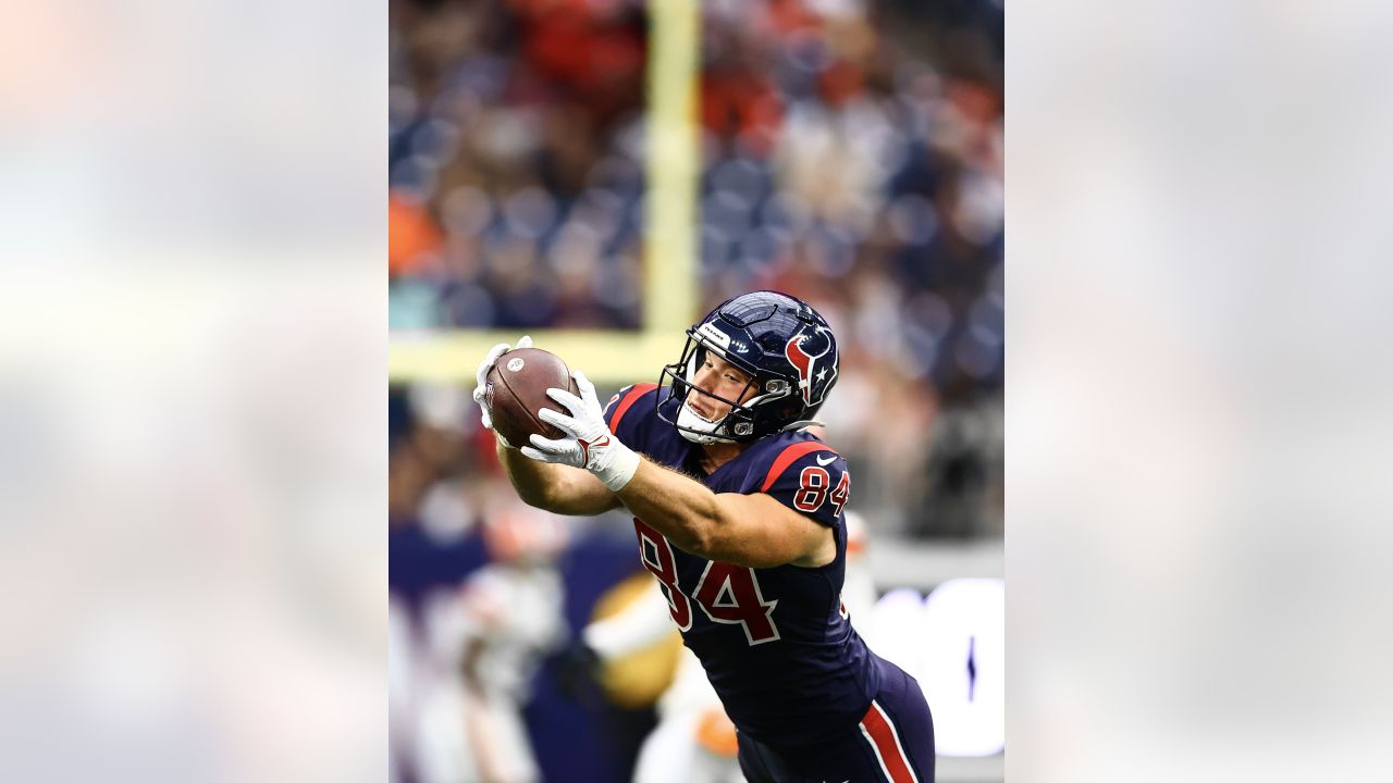 Houston Texans tight end Jordan Murray takes passes during the NFL football  team's training camp Thursday, July 27, 2023, in Houston. (AP Photo/Michael  Wyke Stock Photo - Alamy