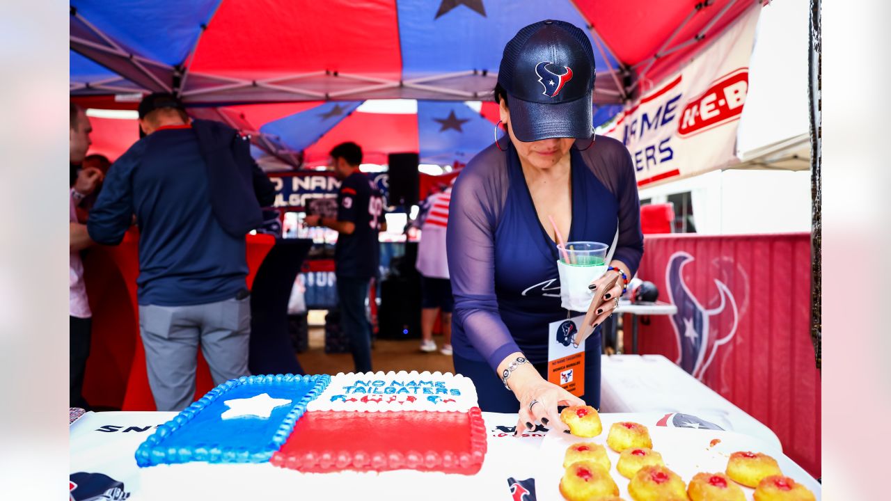 Houston Texans on X: The #INDvsHOU @HEB Tailgaters of the Game are the  Horns Up Tailgaters from the Orange Lot!  / X