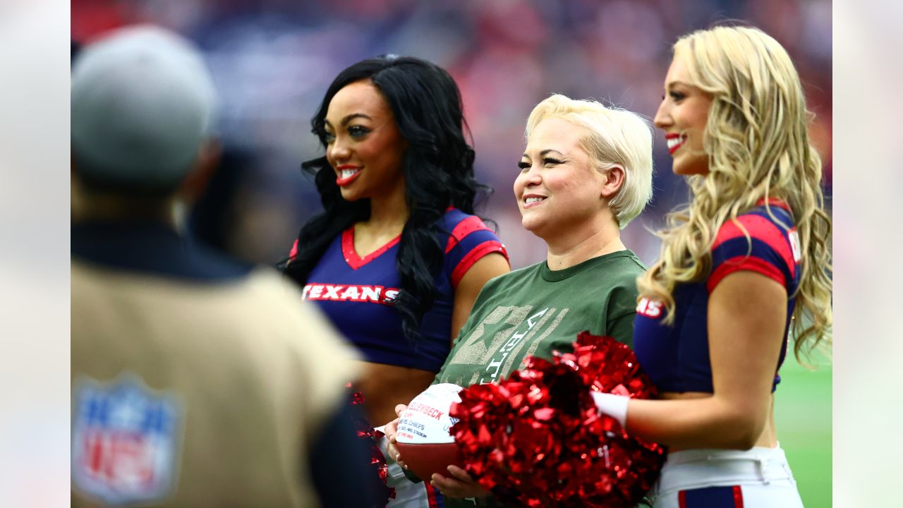 U.S. Army Sgt. Joanna Ellenbeck and Family Surprised with Mortgage-Free  Home During Houston Texans Game - Hello Woodlands