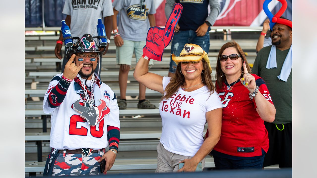Photos: Welcome back, Texans Fans!