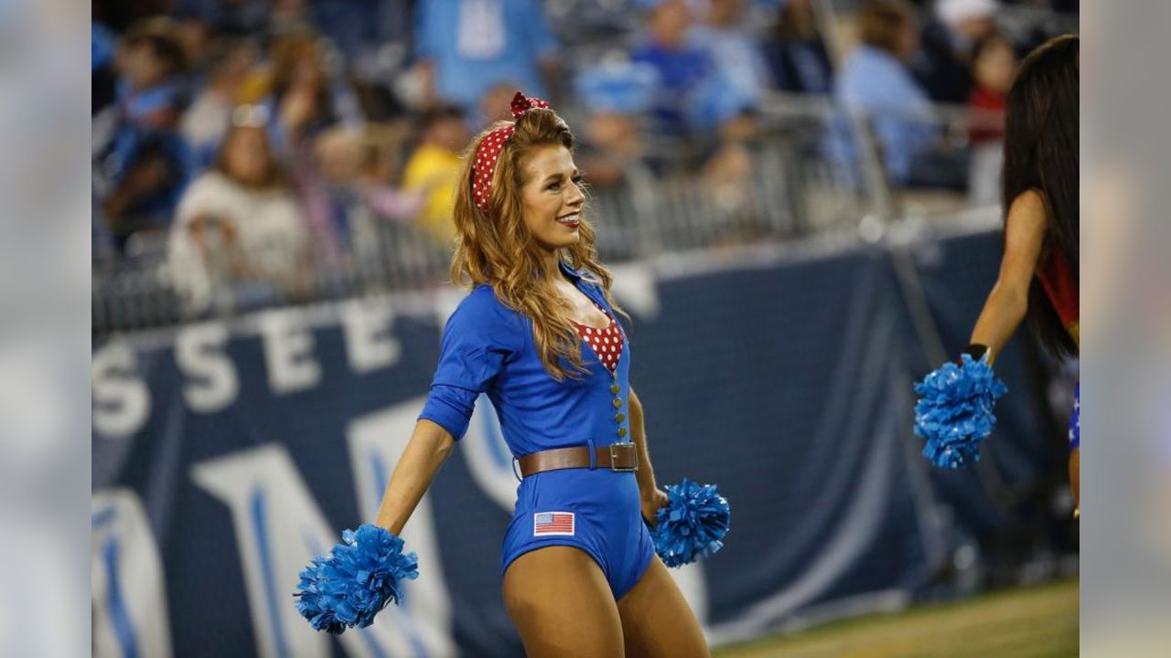 Customer Spotlight: The Tennessee Titans Cheerleaders' New Uniform!