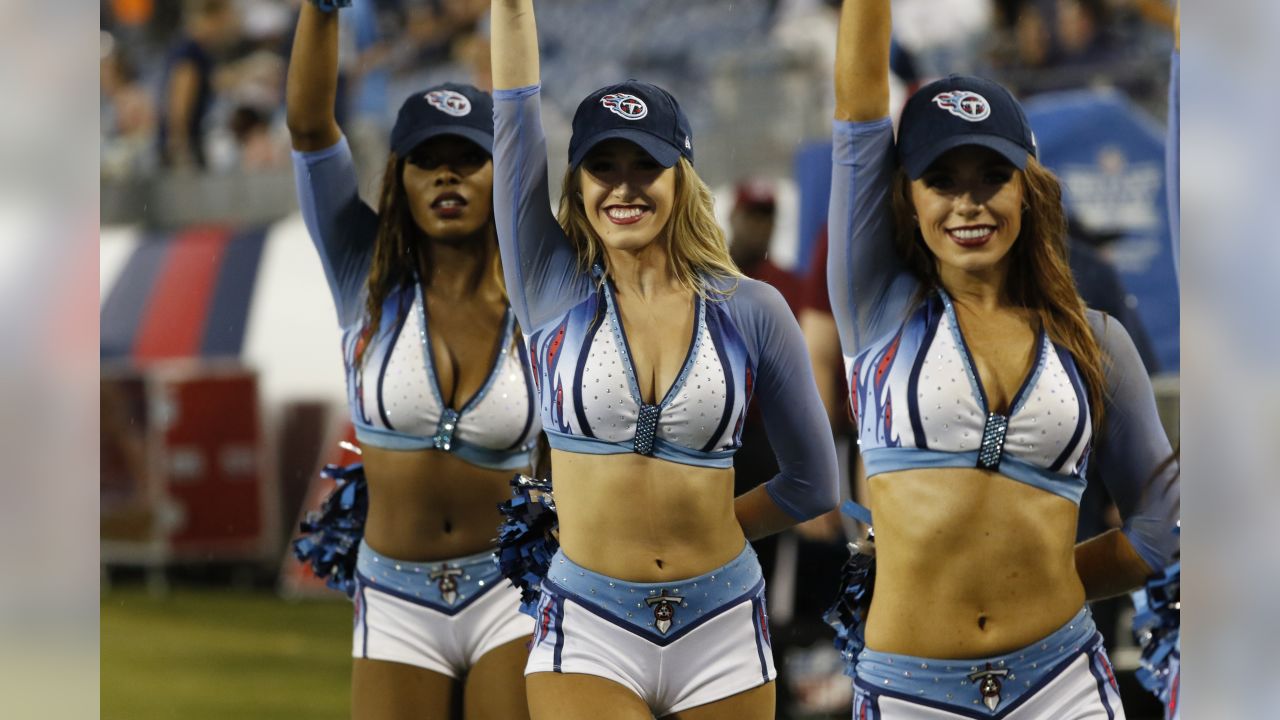 Titans Cheerleader Rookie Spotlight: Alexandria