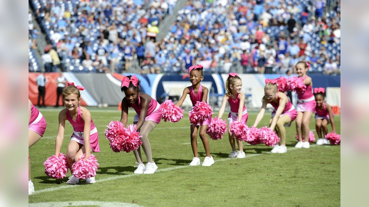 Photos: NFL cheerleaders wear pink for Breast Cancer Awareness Mo