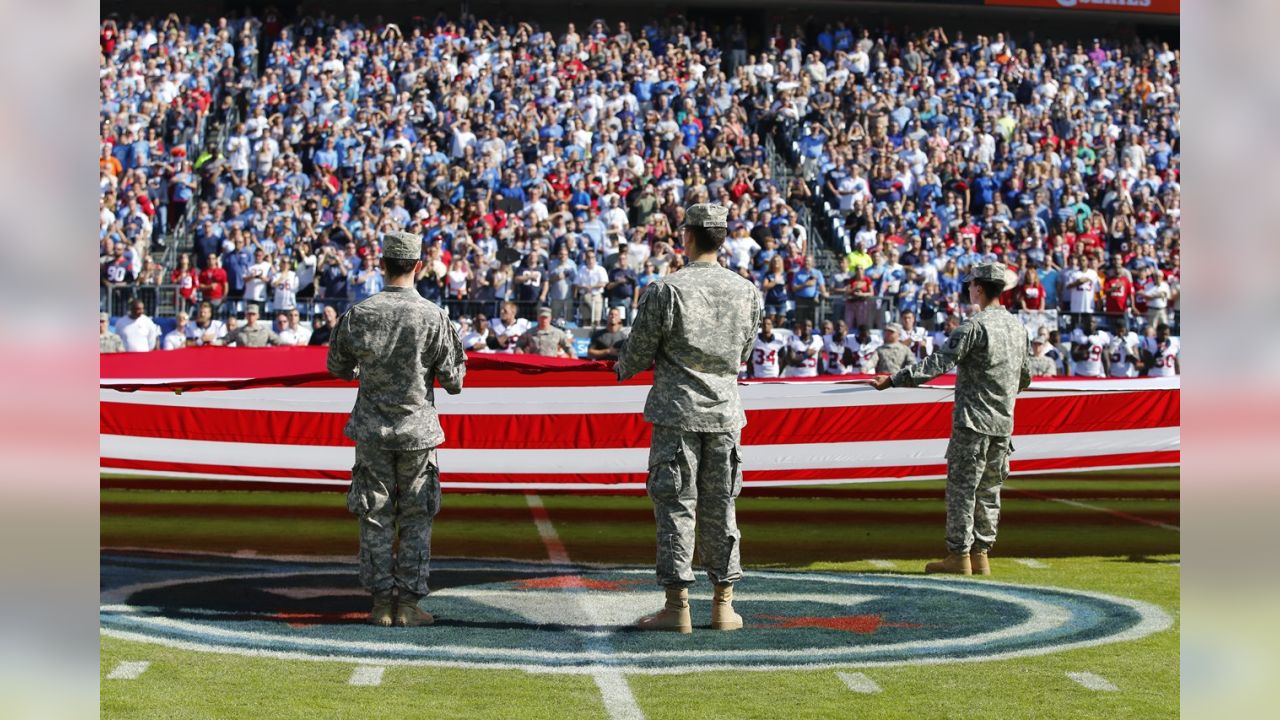 Titans Honor Military in New Costumes