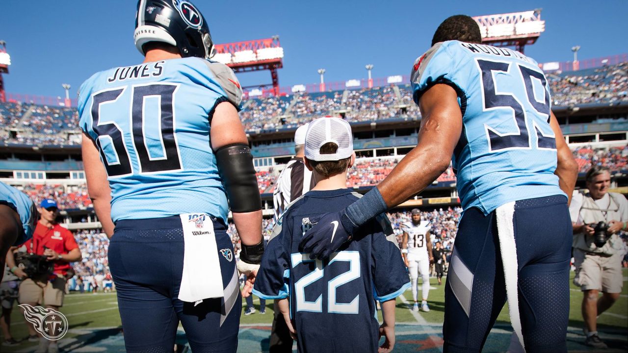 Titans Center Ben Jones in the Community