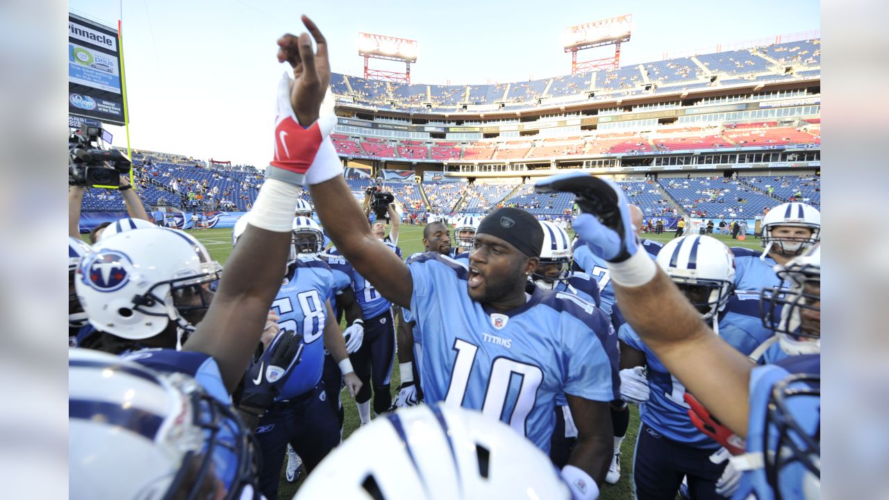 Welcome to the NFL, Vince Young Throwback Thursday to Nov. 26, 2006 when  the Titans came back from 21-0 in the 4th quarter and won…