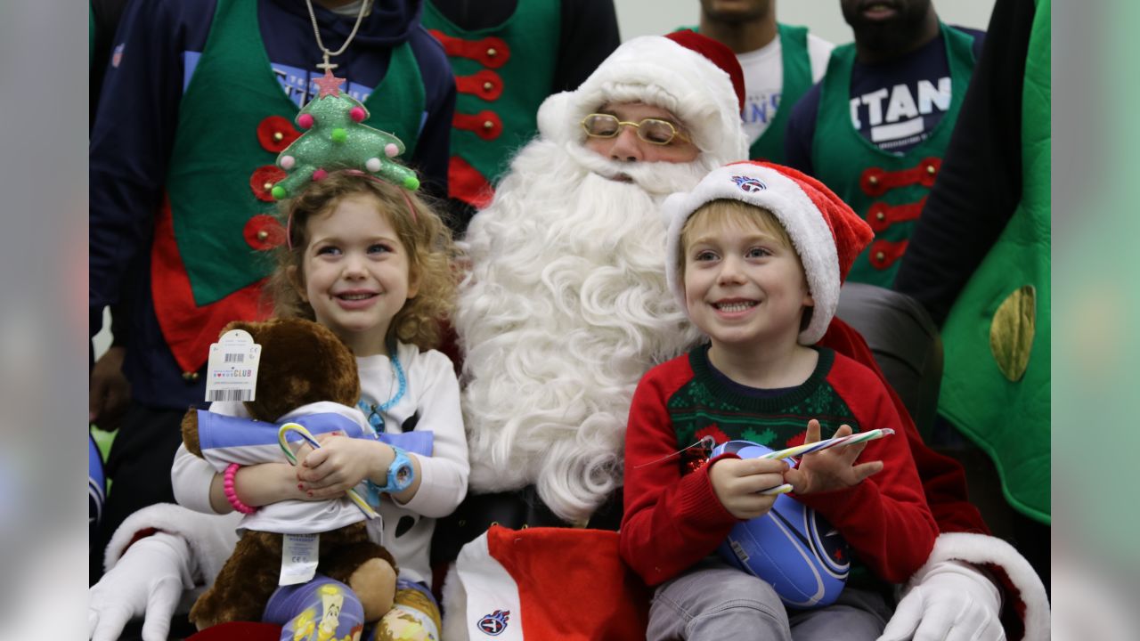 Tennessee Titans Even Santa Claus Cheers For Christmas NFL Long