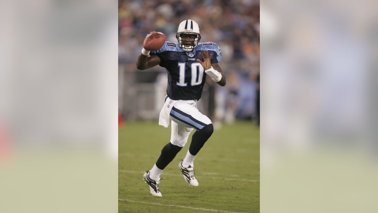 Welcome to the NFL, Vince Young Throwback Thursday to Nov. 26, 2006 when  the Titans came back from 21-0 in the 4th quarter and won…