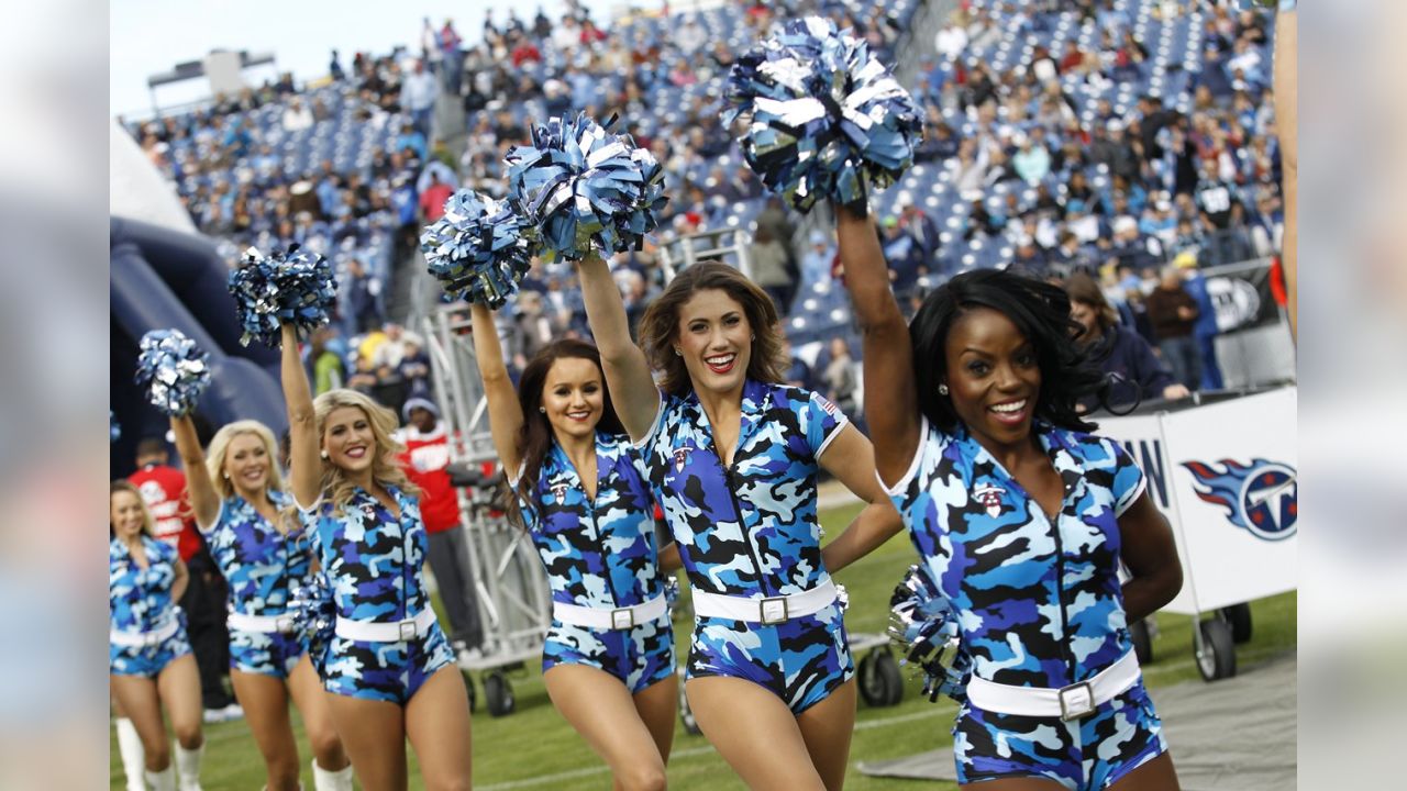 Tennessee Titans Cheerleaders & T-Rac - Regular Season Week 10