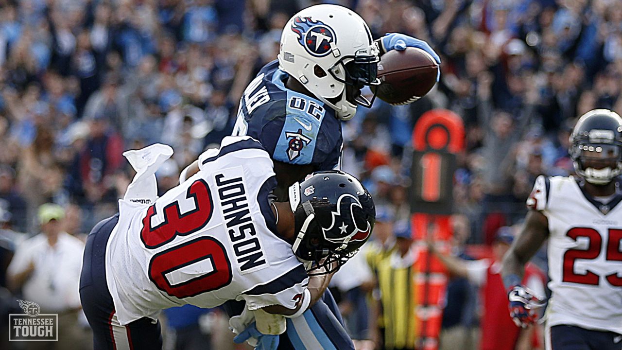 T-Rac, the Tennessee Titans mascot, performs before a preseason NFL  football game between the Titans and the Pittsburgh Steelers Sunday, Aug.  25, 2019, in Nashville, Tenn. (AP Photo/James Kenney Stock Photo 