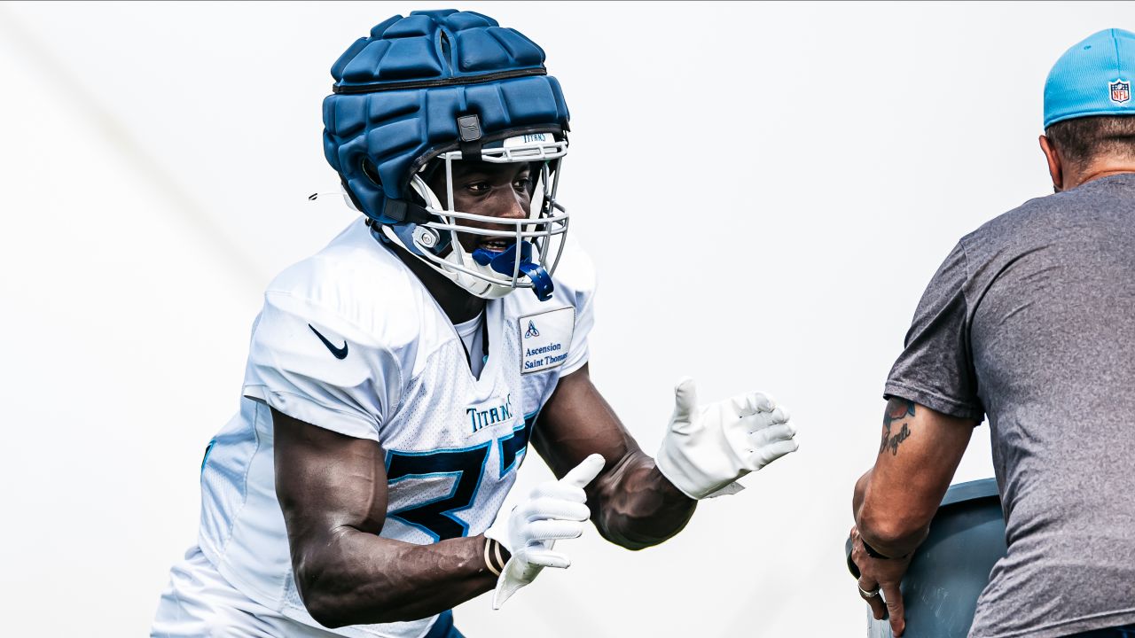 Tennessee Titans running back Derrick Henry (22) stretches during practice  at the NFL football team's training facility Wednesday, June 7, 2023, in  Nashville, Tenn. (AP Photo/George Walker IV Stock Photo - Alamy