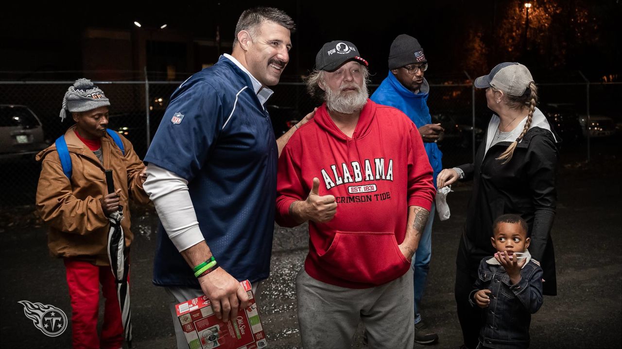 Titans, Bridge Ministry Serve Nashville's Homeless Thanksgiving Meals