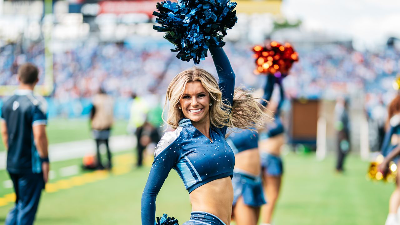 Denver Broncos Cheerleaders game gallery: Preseason Week 1 vs. Dallas