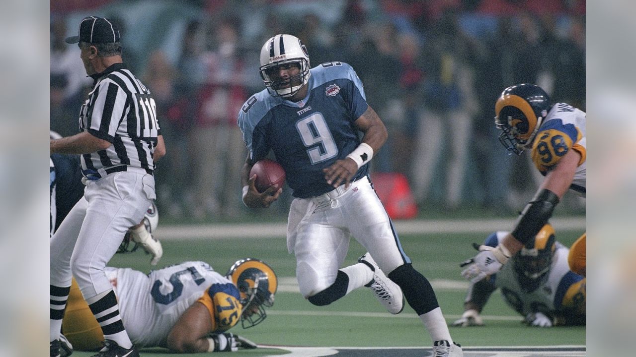 73 Steve Mcnair Tackle Tennessee Titans Stock Photos, High-Res Pictures,  and Images - Getty Images