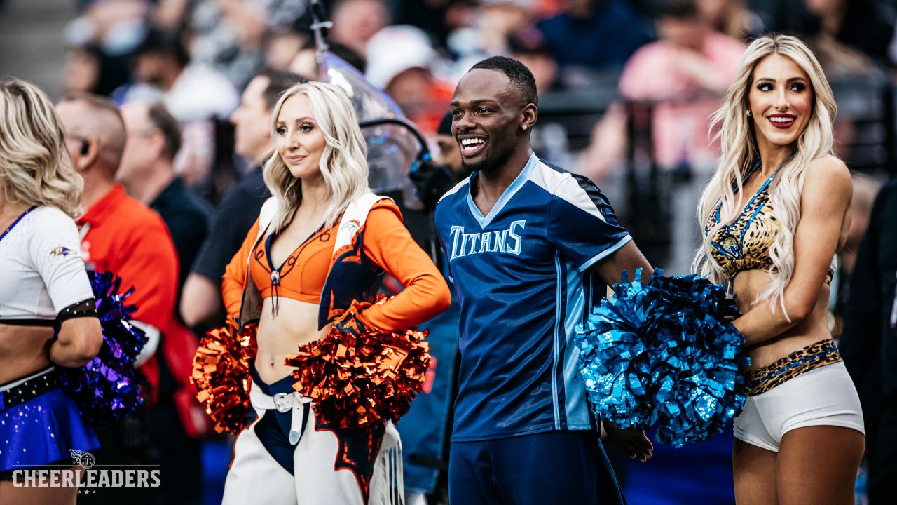 Tennessee Titans - Excited to have Donivous from Titans Cheerleaders & T-Rac  repping us in Vegas! Donivous is the first male cheerleader in #ProBowl  history!