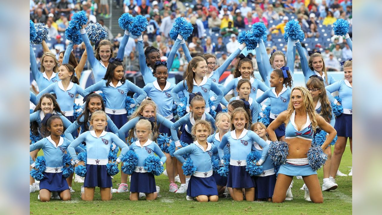 Tennessee Titans Cheerleaders & T-Rac - #TeammateTuesday 