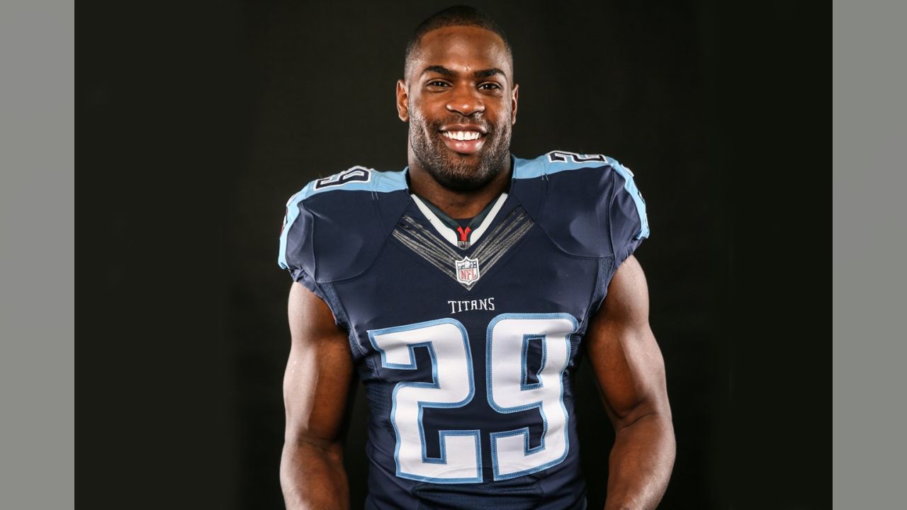 RB DeMarco Murray Debuts Titans Jersey