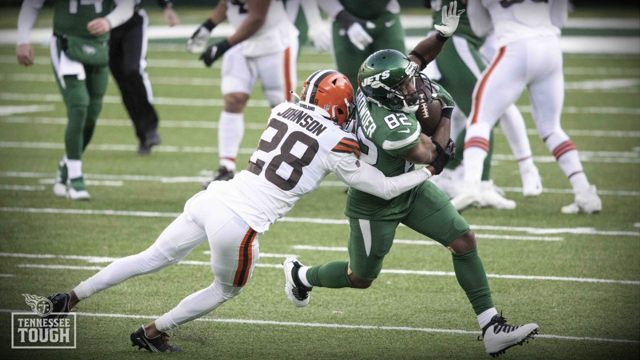 Jets' S Matthias Farley Aims to Offer a Helping Hand, On and Off the Field