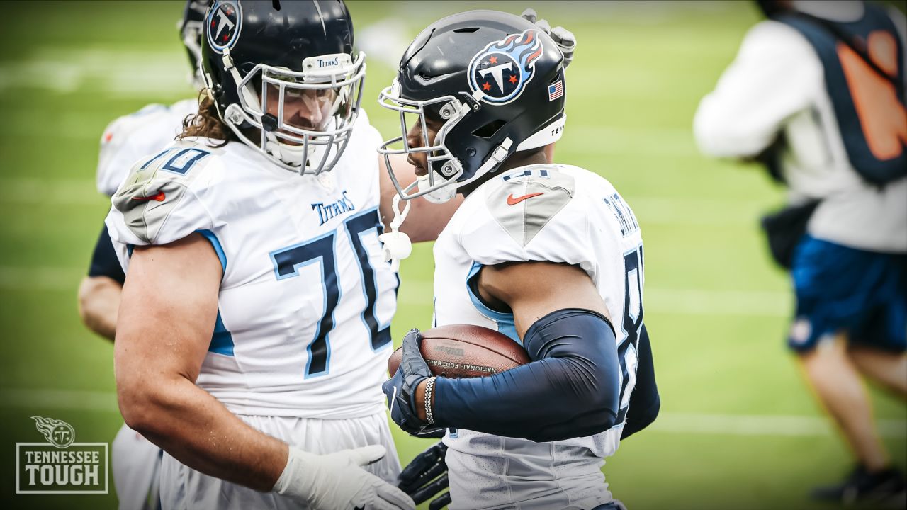 Tennessee Titans offensive tackle Ty Sambrailo (70) plays against the  Chicago Bears during an NFL football game Sunday, Aug. 29, 2021, in  Nashville, Tenn. (AP Photo/John Amis Stock Photo - Alamy