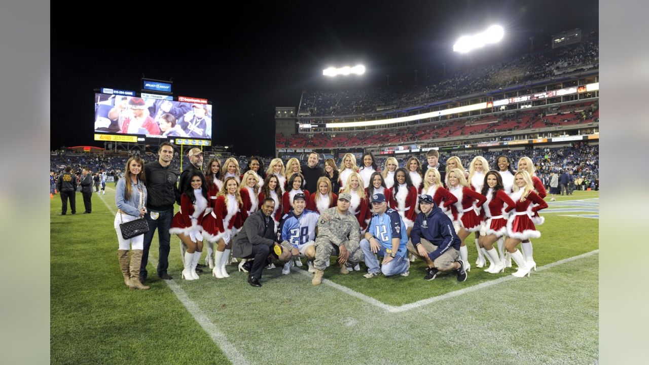 Titans Cheerleaders Celebrate Christmas