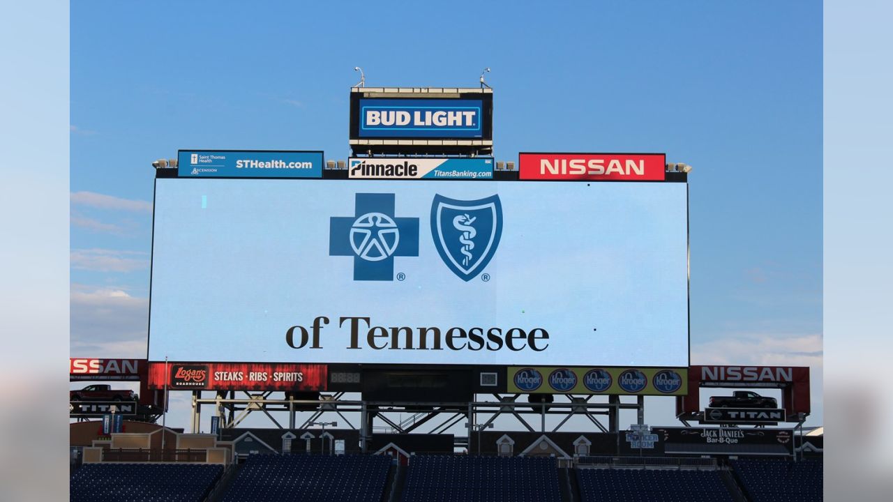 File:Titans enter the field at Houston at Tennessee 10-12-03  031012-N-0987M-504.jpg - Wikipedia