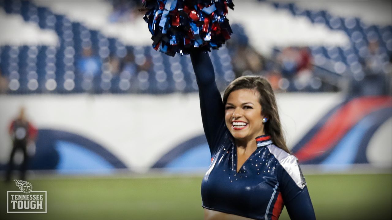 Titans Cheerleader Spotlight: Brenna